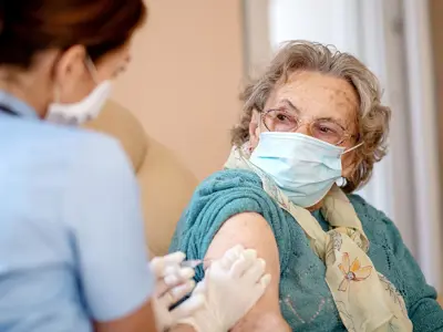 senior-vaccine.jpg