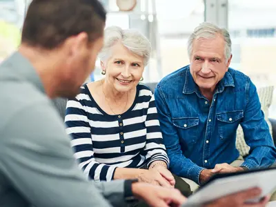 eldery-coulpe-service.jpg