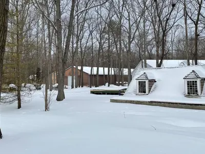 Canatara-Cabin-at-LHM-Web.jpg