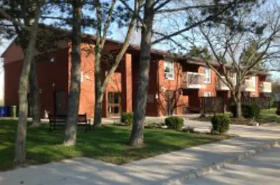 Parkside Apartments - 587 Ontario Street, Wyoming
