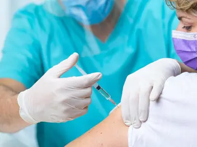 mask-flu-vaccine.jpg