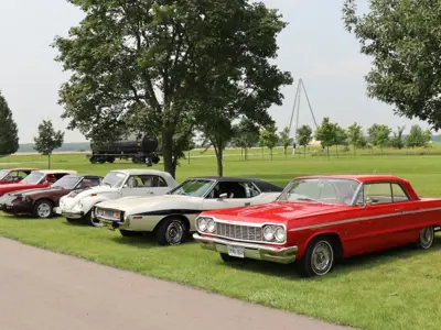Classic-cars-parked-at-the-Oil-Museum-in-July-2023.jpg
